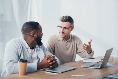Dialogar Aprender a dialogar | La mirada de Linceo